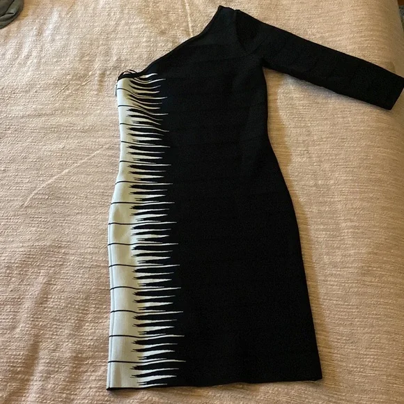 One Shoulder Guess Fitted Dress - Picture 3 of 10